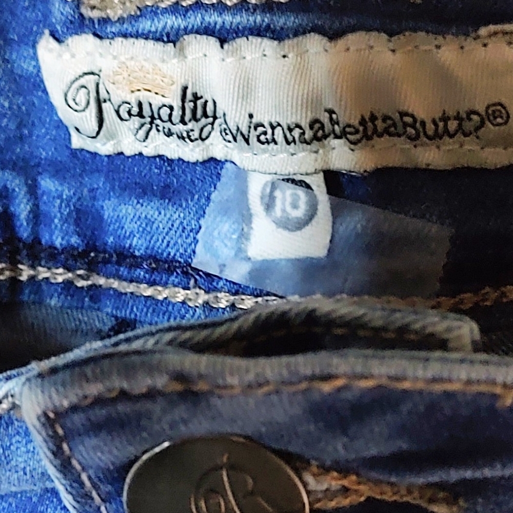 Royalty For Me Light Blue Jean Shorts - Picture 4 of 4